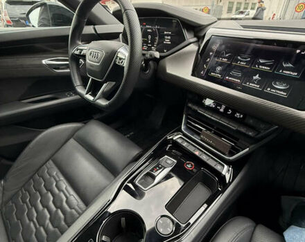 Сірий Ауді e-tron GT, об'ємом двигуна 0 л та пробігом 19 тис. км за 50000 $, фото 7 на Automoto.ua