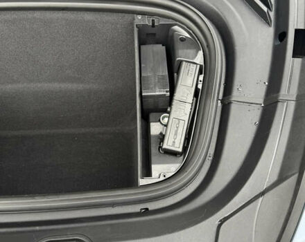 Сірий Ауді e-tron GT, об'ємом двигуна 0 л та пробігом 19 тис. км за 50000 $, фото 41 на Automoto.ua