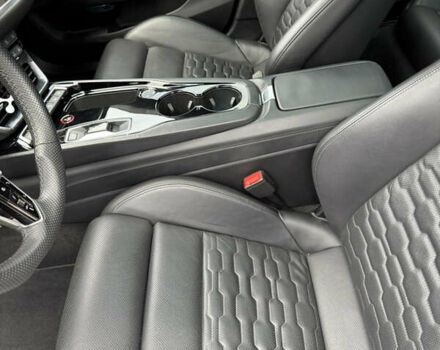 Серый Ауди e-tron GT, объемом двигателя 0 л и пробегом 68 тыс. км за 45500 $, фото 7 на Automoto.ua