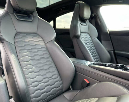 Сірий Ауді e-tron GT, об'ємом двигуна 0 л та пробігом 25 тис. км за 56900 $, фото 13 на Automoto.ua