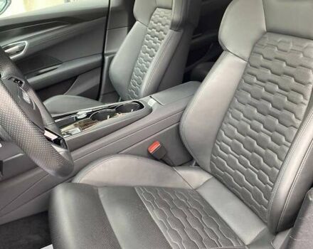 Серый Ауди e-tron GT, объемом двигателя 0 л и пробегом 58 тыс. км за 51499 $, фото 6 на Automoto.ua