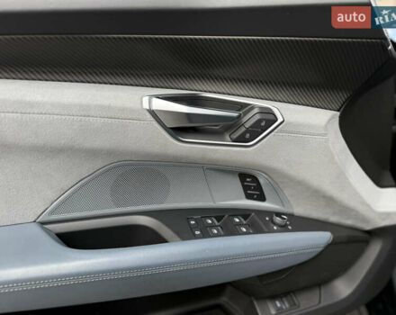 Серый Ауди e-tron GT, объемом двигателя 0 л и пробегом 94 тыс. км за 48900 $, фото 24 на Automoto.ua