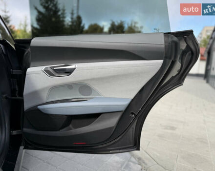 Серый Ауди e-tron GT, объемом двигателя 0 л и пробегом 94 тыс. км за 48900 $, фото 53 на Automoto.ua