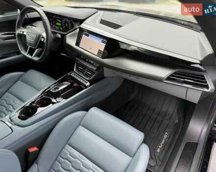 Серый Ауди e-tron GT, объемом двигателя 0 л и пробегом 94 тыс. км за 48900 $, фото 59 на Automoto.ua