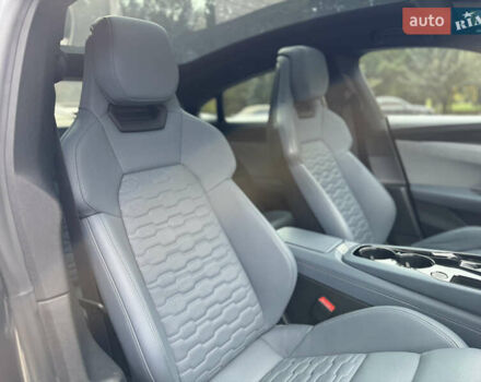 Серый Ауди e-tron GT, объемом двигателя 0 л и пробегом 94 тыс. км за 48900 $, фото 58 на Automoto.ua