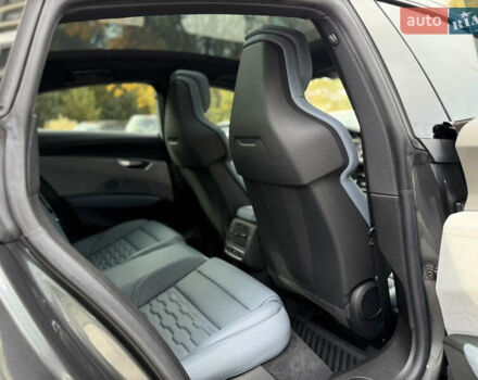 Серый Ауди e-tron GT, объемом двигателя 0 л и пробегом 94 тыс. км за 48900 $, фото 54 на Automoto.ua