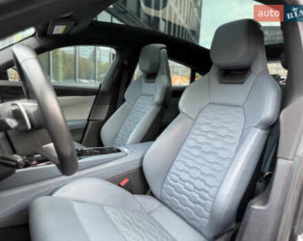 Серый Ауди e-tron GT, объемом двигателя 0 л и пробегом 94 тыс. км за 48900 $, фото 27 на Automoto.ua