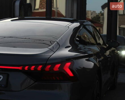 Сірий Ауді e-tron GT, об'ємом двигуна 0 л та пробігом 52 тис. км за 57700 $, фото 33 на Automoto.ua