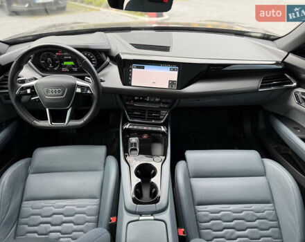 Серый Ауди e-tron GT, объемом двигателя 0 л и пробегом 94 тыс. км за 48900 $, фото 51 на Automoto.ua