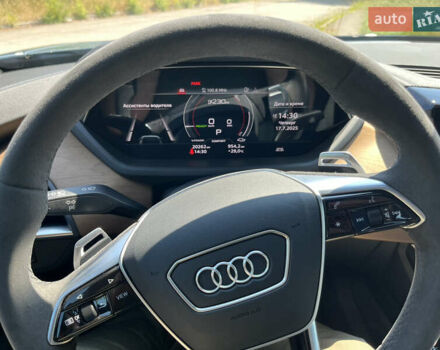 Серый Ауди e-tron GT, объемом двигателя 0 л и пробегом 19 тыс. км за 55000 $, фото 1 на Automoto.ua