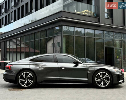 Серый Ауди e-tron GT, объемом двигателя 0 л и пробегом 94 тыс. км за 48900 $, фото 9 на Automoto.ua