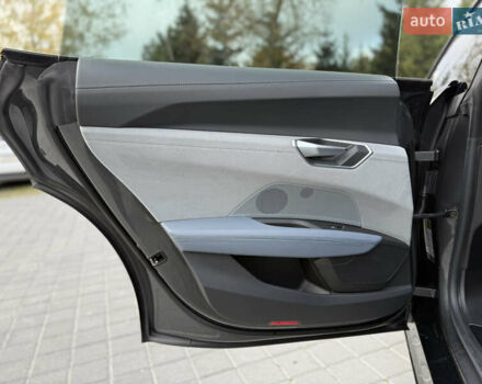 Серый Ауди e-tron GT, объемом двигателя 0 л и пробегом 94 тыс. км за 48900 $, фото 47 на Automoto.ua