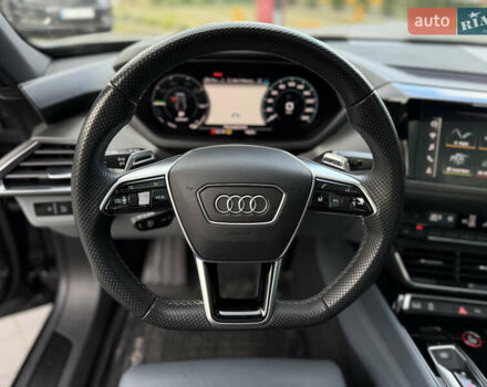 Серый Ауди e-tron GT, объемом двигателя 0 л и пробегом 94 тыс. км за 48900 $, фото 33 на Automoto.ua