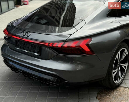 Серый Ауди e-tron GT, объемом двигателя 0 л и пробегом 94 тыс. км за 48900 $, фото 11 на Automoto.ua