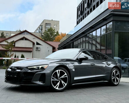 Серый Ауди e-tron GT, объемом двигателя 0 л и пробегом 94 тыс. км за 48900 $, фото 1 на Automoto.ua