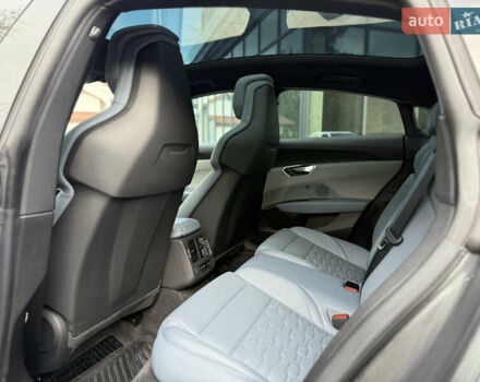 Серый Ауди e-tron GT, объемом двигателя 0 л и пробегом 94 тыс. км за 48900 $, фото 49 на Automoto.ua