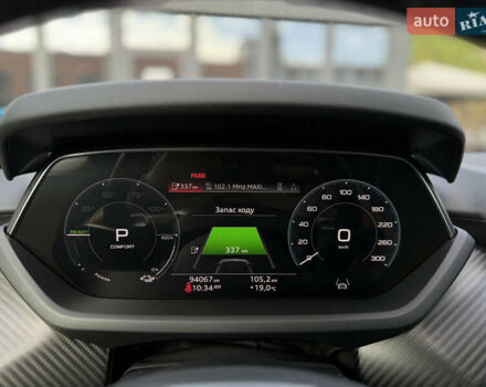 Серый Ауди e-tron GT, объемом двигателя 0 л и пробегом 94 тыс. км за 44500 $, фото 41 на Automoto.ua