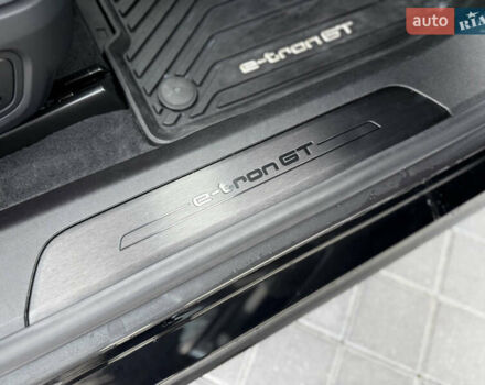 Серый Ауди e-tron GT, объемом двигателя 0 л и пробегом 94 тыс. км за 48900 $, фото 56 на Automoto.ua