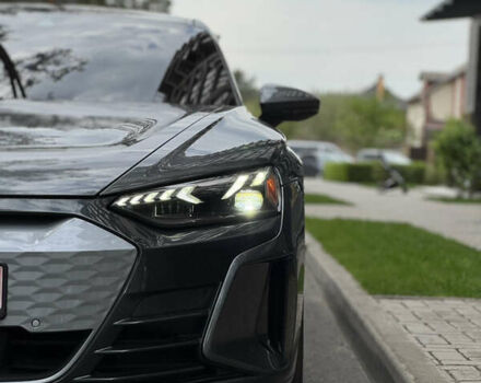 Серый Ауди e-tron GT, объемом двигателя 0 л и пробегом 14 тыс. км за 48500 $, фото 11 на Automoto.ua