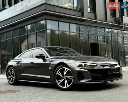 Серый Ауди e-tron GT, объемом двигателя 0 л и пробегом 94 тыс. км за 48900 $, фото 7 на Automoto.ua