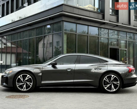 Серый Ауди e-tron GT, объемом двигателя 0 л и пробегом 94 тыс. км за 48900 $, фото 21 на Automoto.ua