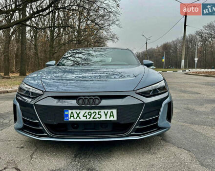 Серый Ауди e-tron GT, объемом двигателя 0 л и пробегом 3 тыс. км за 55500 $, фото 2 на Automoto.ua
