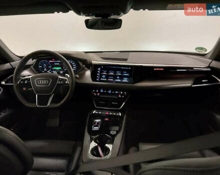 Серый Ауди e-tron GT, объемом двигателя 0 л и пробегом 77 тыс. км за 56500 $, фото 11 на Automoto.ua