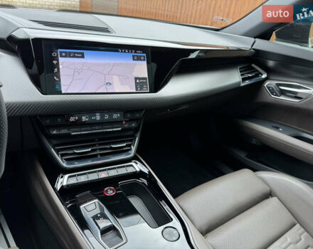 Серый Ауди e-tron GT, объемом двигателя 0 л и пробегом 4 тыс. км за 58900 $, фото 11 на Automoto.ua