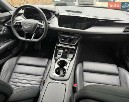 Серый Ауди e-tron GT, объемом двигателя 0 л и пробегом 34 тыс. км за 82000 $, фото 5 на Automoto.ua
