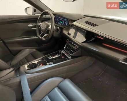 Серый Ауди e-tron GT, объемом двигателя 0 л и пробегом 77 тыс. км за 56500 $, фото 10 на Automoto.ua