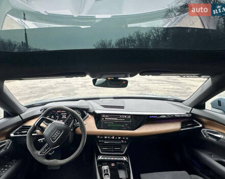 Сірий Ауді e-tron GT, об'ємом двигуна 0 л та пробігом 7 тис. км за 52000 $, фото 13 на Automoto.ua