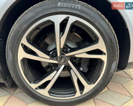 Серый Ауди e-tron GT, объемом двигателя 0 л и пробегом 4 тыс. км за 58900 $, фото 24 на Automoto.ua