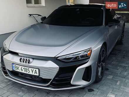 Серый Ауди e-tron GT, объемом двигателя 0 л и пробегом 68 тыс. км за 45500 $, фото 1 на Automoto.ua