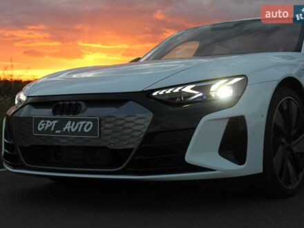 Сірий Ауді e-tron GT, об'ємом двигуна 0 л та пробігом 42 тис. км за 62700 $, фото 1 на Automoto.ua