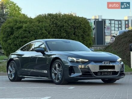 Серый Ауди e-tron GT, объемом двигателя 0 л и пробегом 83 тыс. км за 49999 $, фото 1 на Automoto.ua