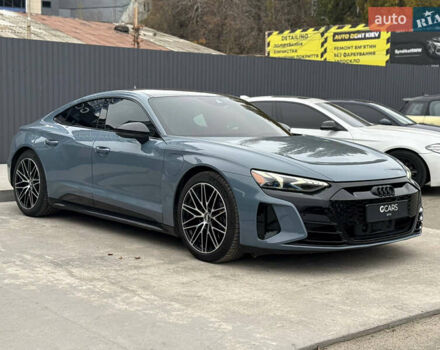 Синий Ауди e-tron GT, объемом двигателя 0 л и пробегом 67 тыс. км за 52500 $, фото 2 на Automoto.ua
