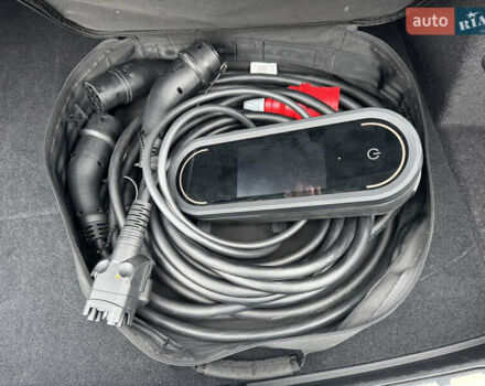 Синий Ауди e-tron GT, объемом двигателя 0 л и пробегом 59 тыс. км за 61000 $, фото 52 на Automoto.ua