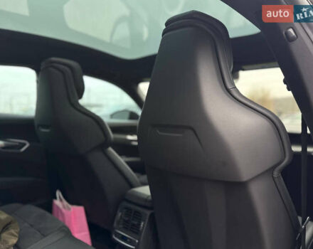 Синий Ауди e-tron GT, объемом двигателя 0 л и пробегом 67 тыс. км за 52500 $, фото 15 на Automoto.ua