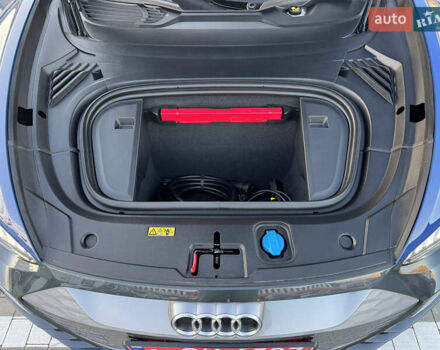 Синий Ауди e-tron GT, объемом двигателя 0 л и пробегом 59 тыс. км за 61000 $, фото 49 на Automoto.ua