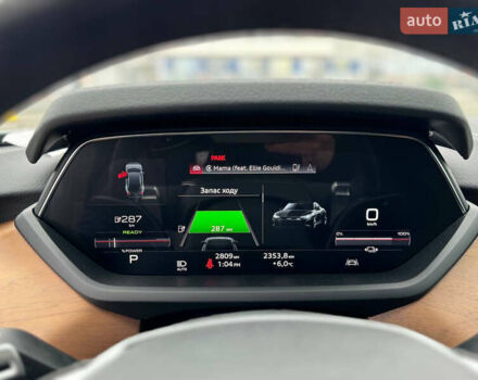 Синий Ауди e-tron GT, объемом двигателя 0 л и пробегом 76 тыс. км за 49000 $, фото 25 на Automoto.ua