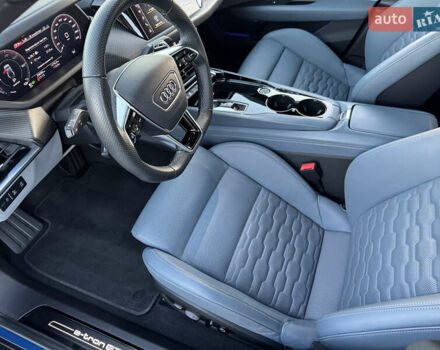 Синий Ауди e-tron GT, объемом двигателя 0 л и пробегом 59 тыс. км за 61000 $, фото 13 на Automoto.ua