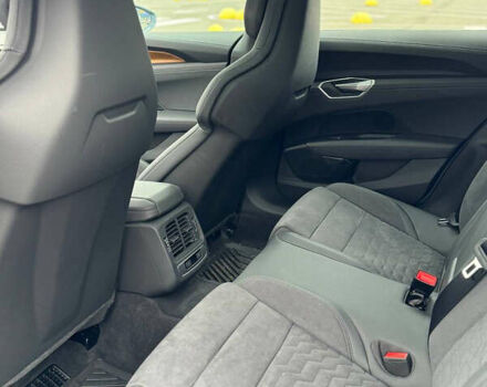 Синий Ауди e-tron GT, объемом двигателя 0 л и пробегом 76 тыс. км за 49000 $, фото 12 на Automoto.ua