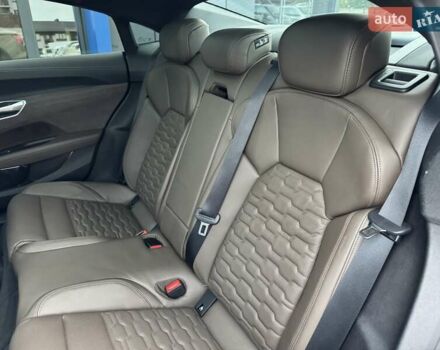 Зеленый Ауди e-tron GT, объемом двигателя 0 л и пробегом 52 тыс. км за 63700 $, фото 30 на Automoto.ua