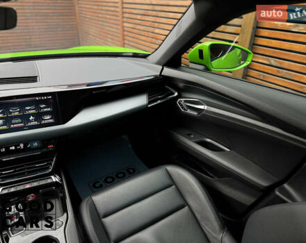 Зеленый Ауди e-tron GT, объемом двигателя 0 л и пробегом 58 тыс. км за 57000 $, фото 38 на Automoto.ua