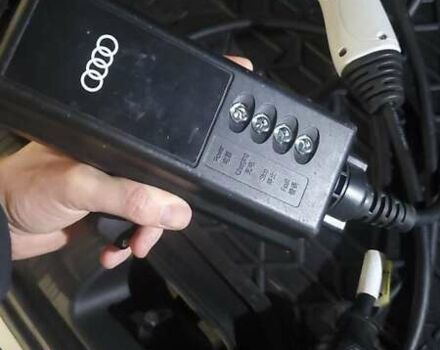 Білий Ауді Q2L e-tron, об'ємом двигуна 0 л та пробігом 61 тис. км за 18500 $, фото 14 на Automoto.ua