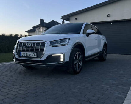 Белый Ауди Q2L e-tron, объемом двигателя 0 л и пробегом 64 тыс. км за 24000 $, фото 1 на Automoto.ua
