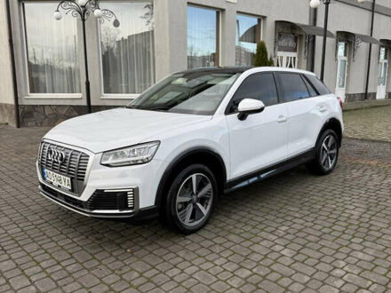 Білий Ауді Q2L e-tron, об'ємом двигуна 0 л та пробігом 62 тис. км за 18500 $, фото 1 на Automoto.ua