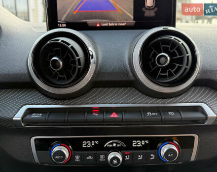 Сірий Ауді Q2L e-tron, об'ємом двигуна 0 л та пробігом 17 тис. км за 23950 $, фото 80 на Automoto.ua