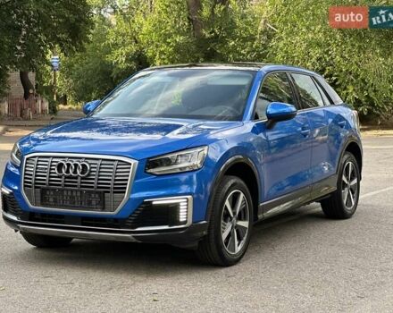 Синій Ауді Q2L e-tron, об'ємом двигуна 0 л та пробігом 14 тис. км за 27500 $, фото 1 на Automoto.ua