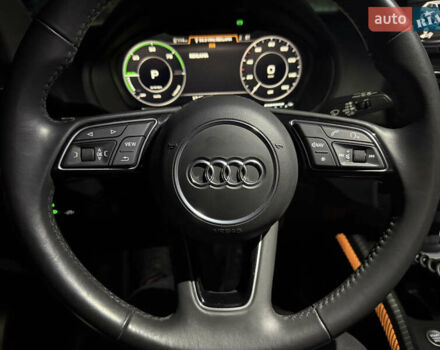 Зелений Ауді Q2L e-tron, об'ємом двигуна 0 л та пробігом 27 тис. км за 22000 $, фото 19 на Automoto.ua